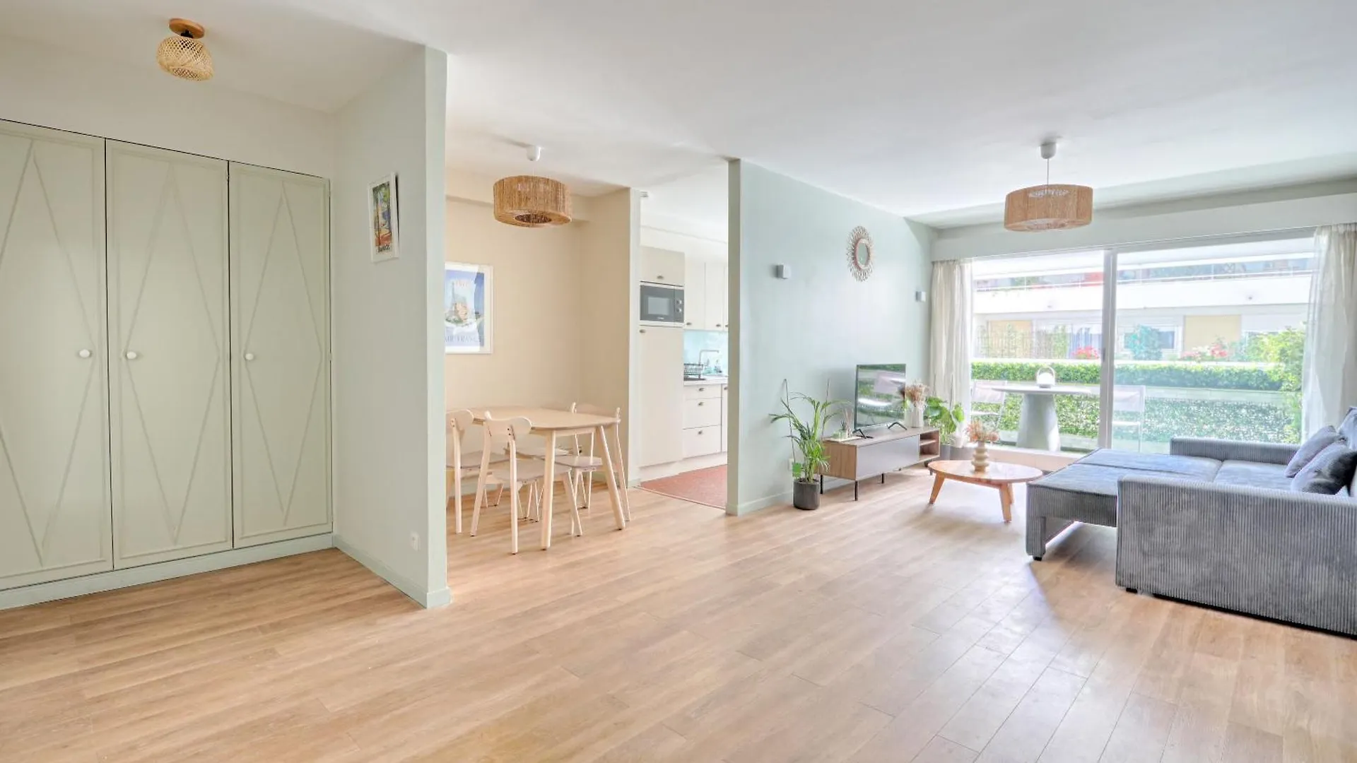 Saint Dominique - Perfect Location - Eiffel Tower Apartment Paris