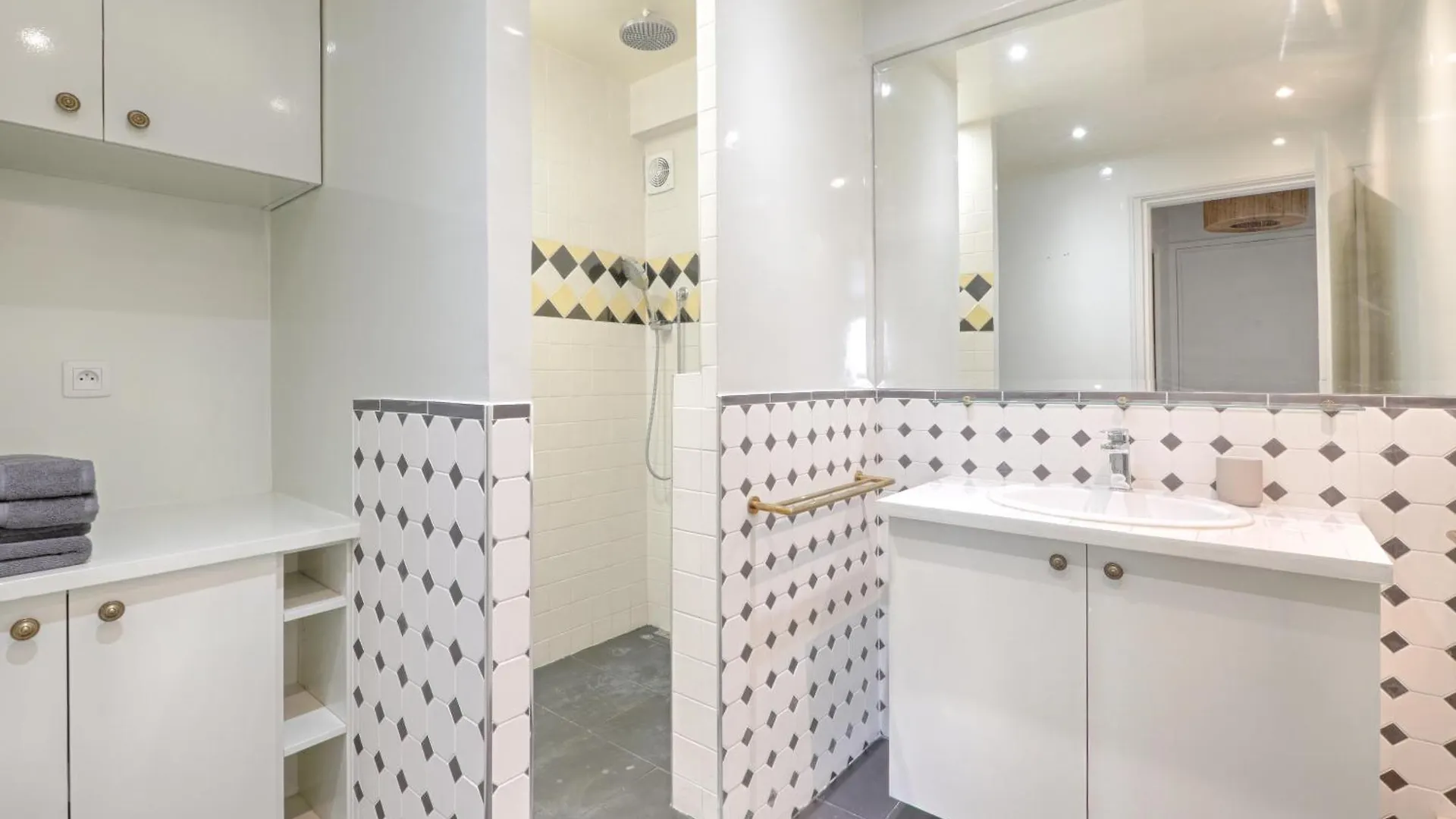 Saint Dominique - Perfect Location - Eiffel Tower Apartment Paris 0*,  France